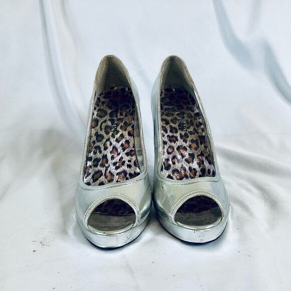 Colin Stuart Silver Peep Toe Pumps - Picture 2 of 10